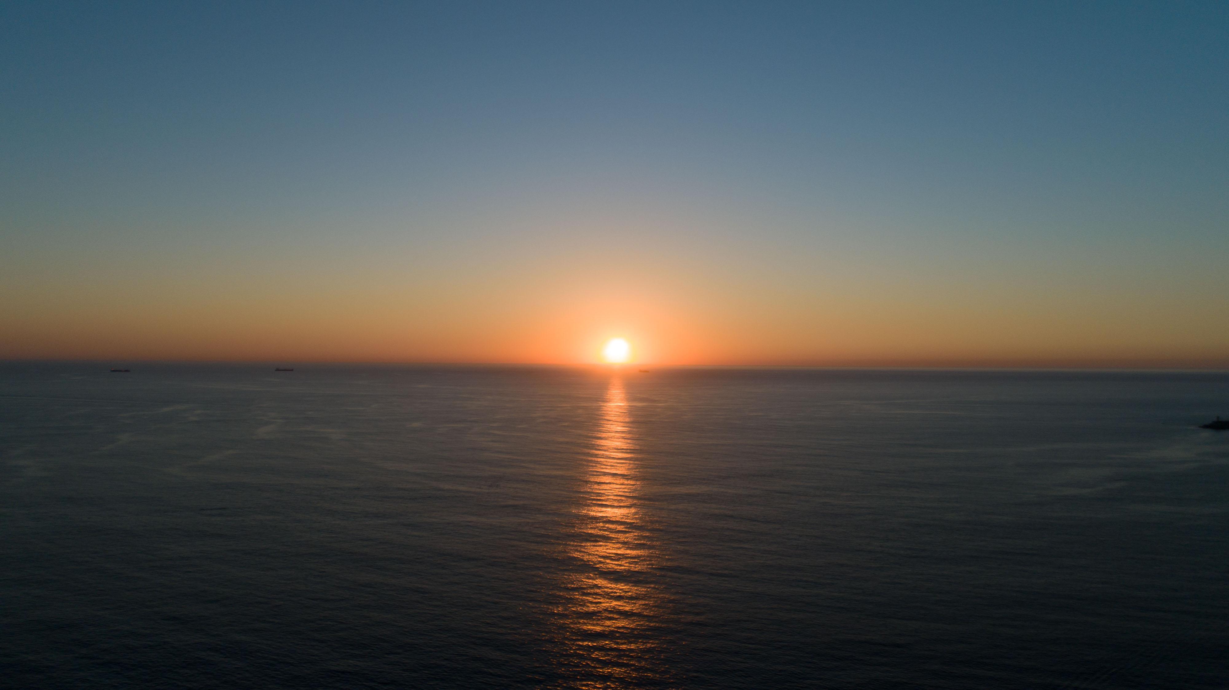 Vila Foz Hotel & Spa - Member Of Design Hotels Porto Ngoại thất bức ảnh Sunset over the Atlantic Ocean